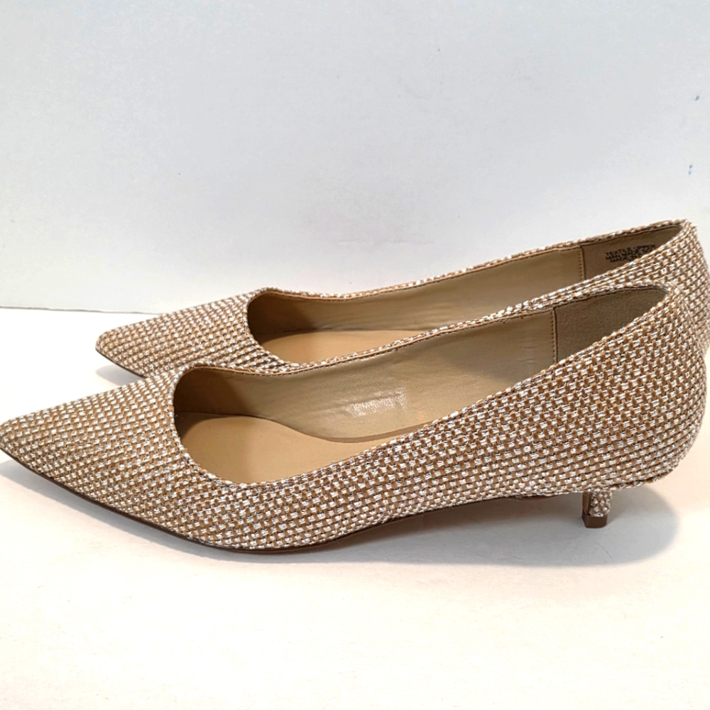 Ann Taylor Metallic Gold Straw Kitten Heels US 7.5 (fits like an 8)
